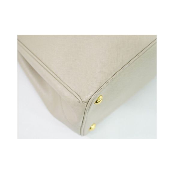 Pre Loved Prada  Saffiano - Picture 13 of 15